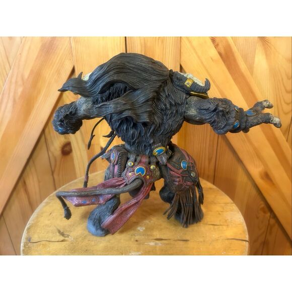 DC Unlimited Direct World Of Warcraft Korg Highmountain Tauren Hunter Blizzard ( - Picture 3 of 8